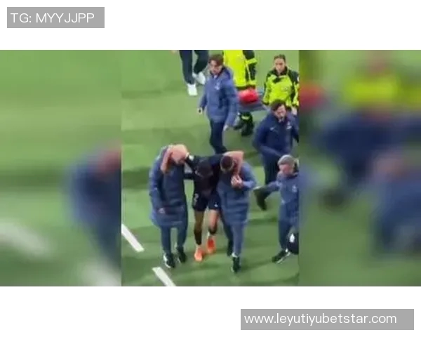 迪亚斯因铲伤阿什拉夫遭禁赛三场拜仁准备上诉文件已收集完毕